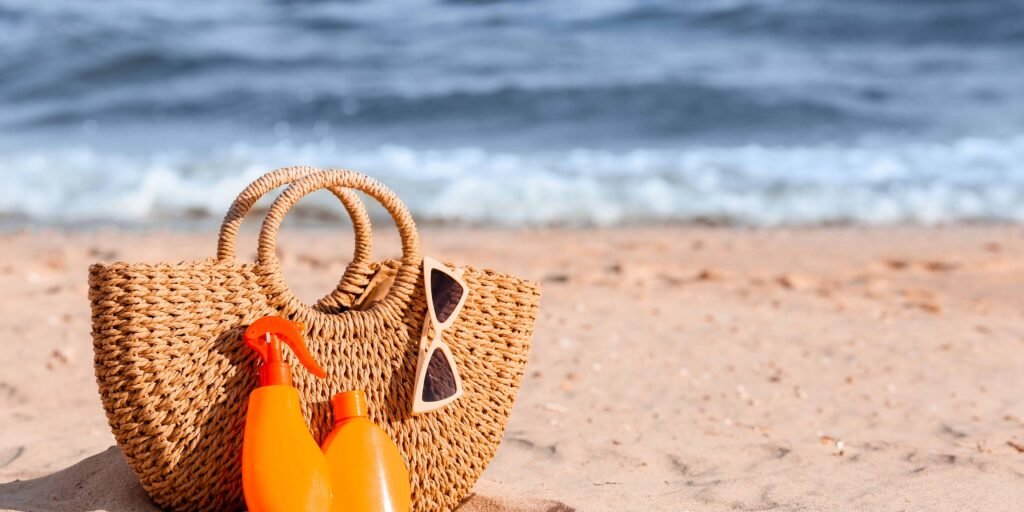 3 Beach Essential Items You Must Pack - Travel Loonies